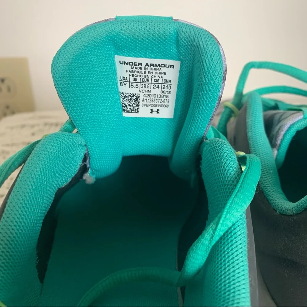 Youth Girl’s 6Y UNDER ARMOUR Charged 24/7 Gray Teal Running Athletic Sneakers